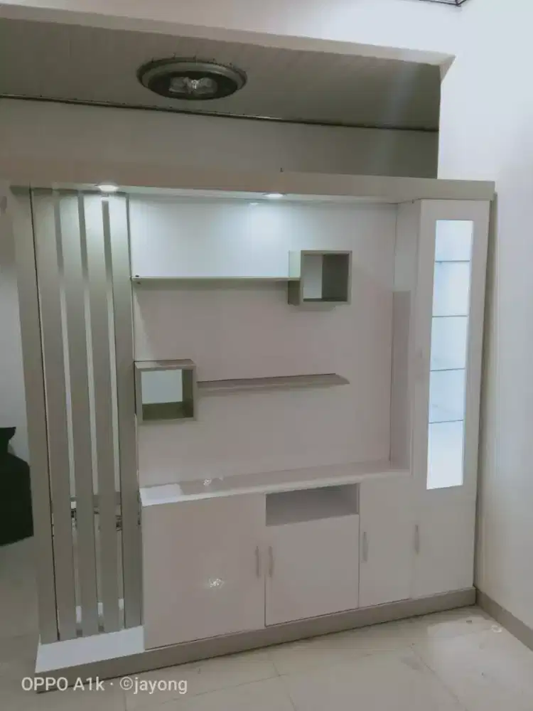 Lemari partisi/penyekat ruang