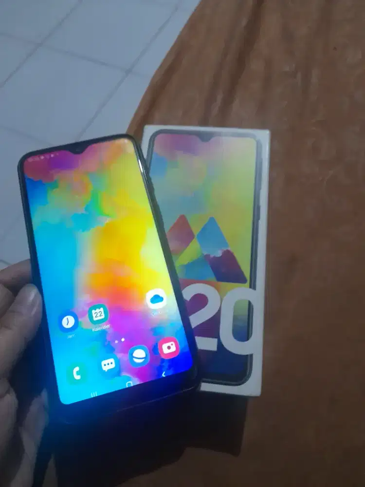Samsung M 20 second