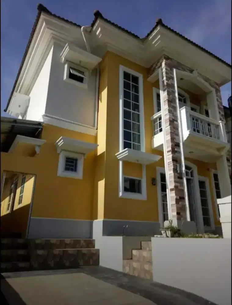 Dijual cpt rmh besar 2lantai di CitraLand Manado