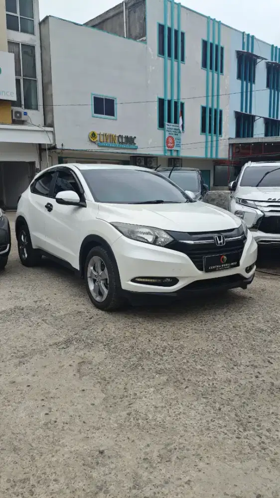 HRV E CVT AT 2017 putih istimewa dp 22 jt