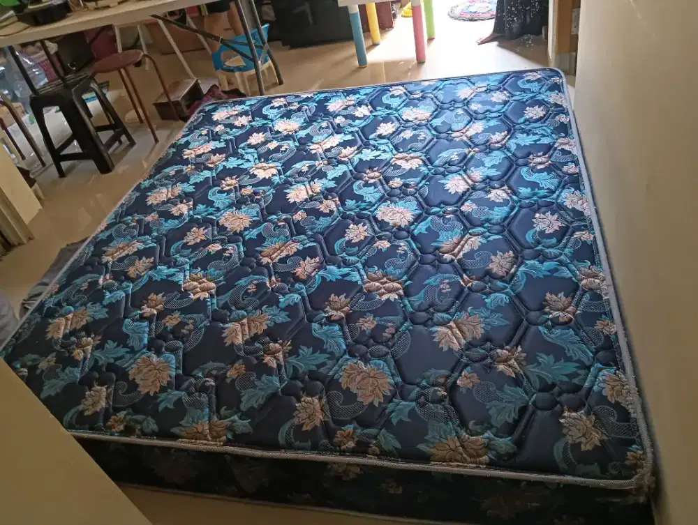 KAMI TAMPUNG SPRINGBED BEKAS , KASUR, SOFA DAN LAINNYA