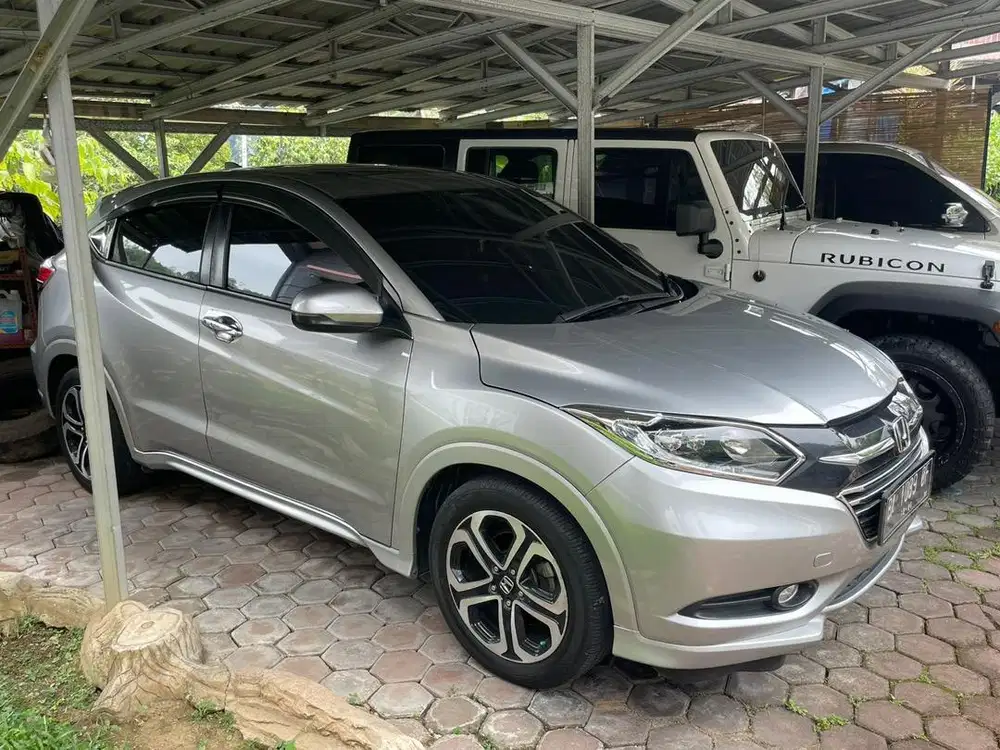 honda hrv prestige 1.8  silver 2017 NIK 2016