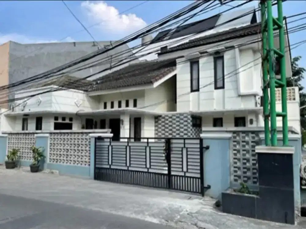 Dijual Cepat Rumah 2 Lantai Siap Huni dekat Galaxy Bekasi Selatan