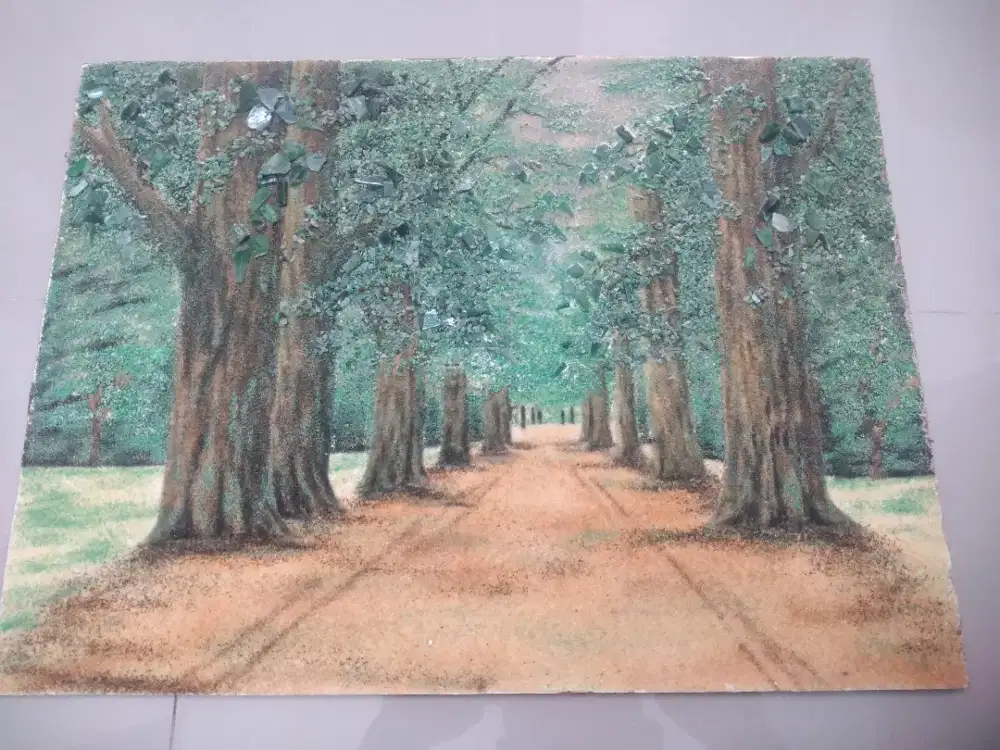 Lukisan kaca dan material lainnya