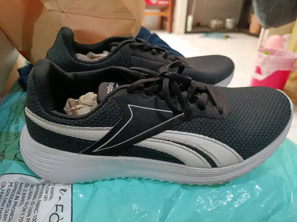 Sepatu Running REEBOK UK43