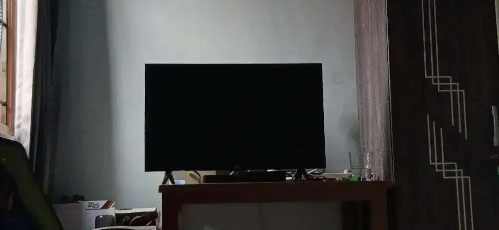 TV merk LED TCL 32 Ada suara tapi gak ada gambar dan apa adanya, remot