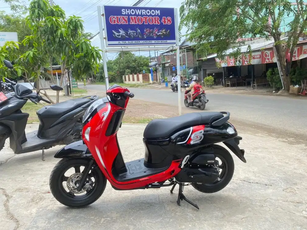 D jual honda scoopy tahun 2025 pemakaian 1 bulan