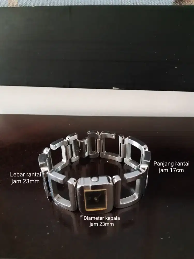 Jam tangan GUESS INC