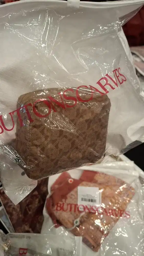 Buttonscarves Wicker Capsule Prayer Robe Olive