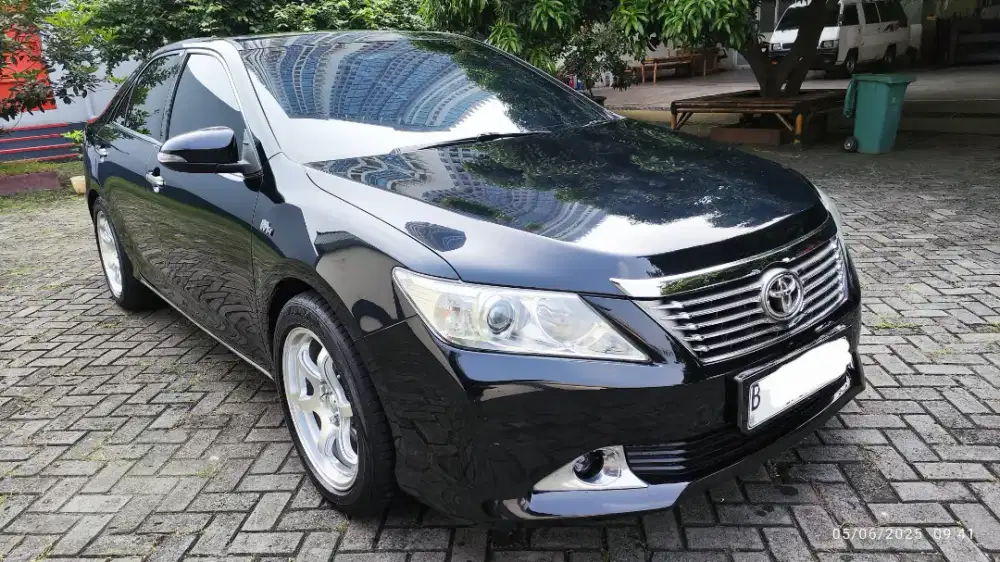 Dijual Toyota Camry V 2.5 AT 3013