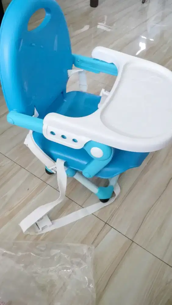 Kursi duduk anak chicco