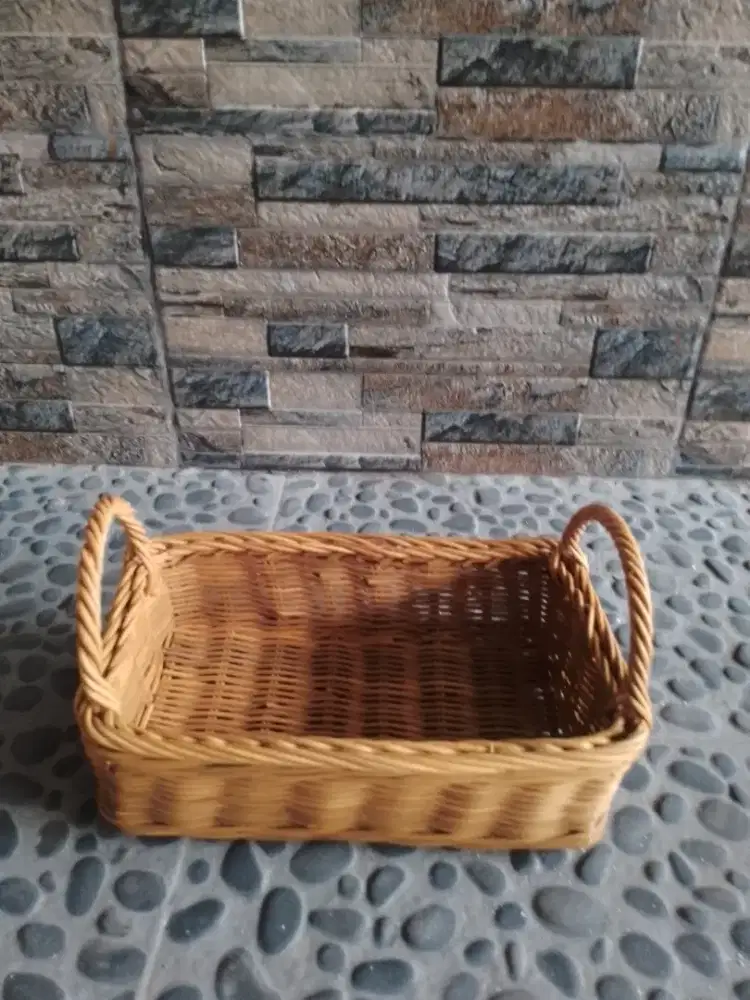 Keranjang rotan kuping