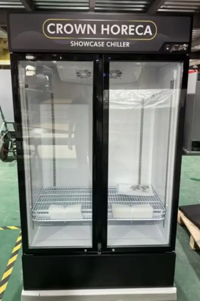 Showcase Pendingin Minuman Display Cooler Chiller Crown LG-750