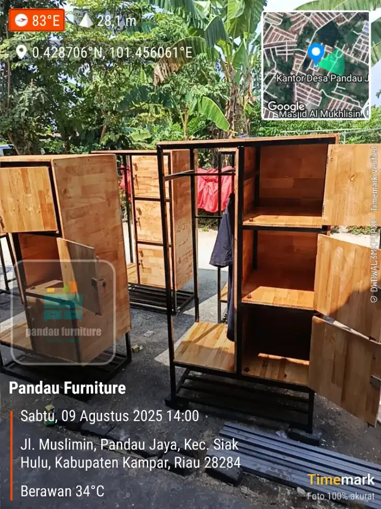 Lemari kain , lemari kost