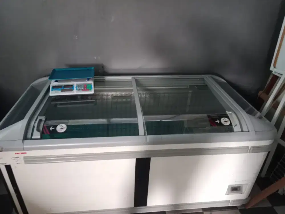 Freezer 700 liter (Masih Beku banget)