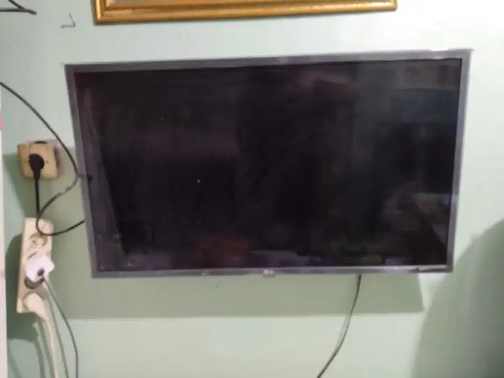 TV LG  TELEVISI LG mati layar suara ada. 32inc