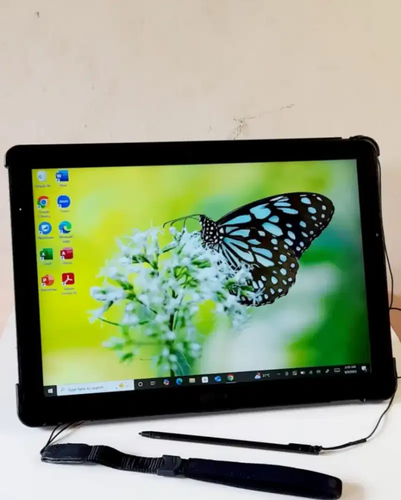 LAPTOP HYBRID FUJITSU V727 | SLIM, RINGAN, FHD TOUCHSCREEN