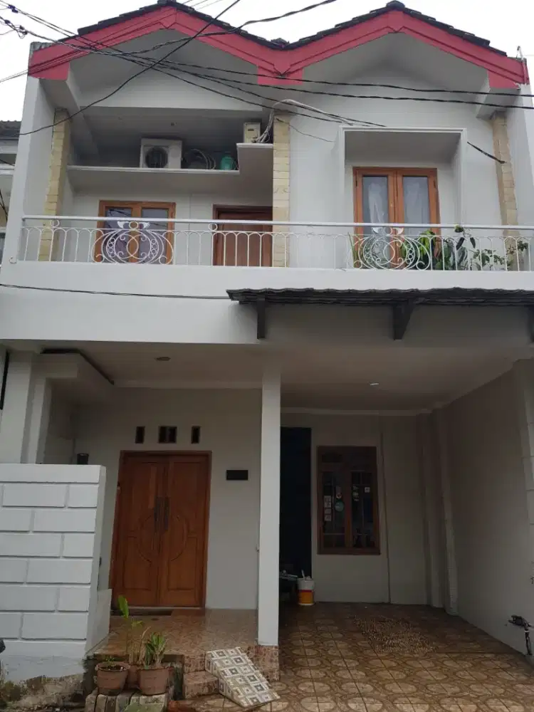 DIJUAL RUMAH 2¼ LANTAI DI PERMATA KRANGGAN CIBUBUR