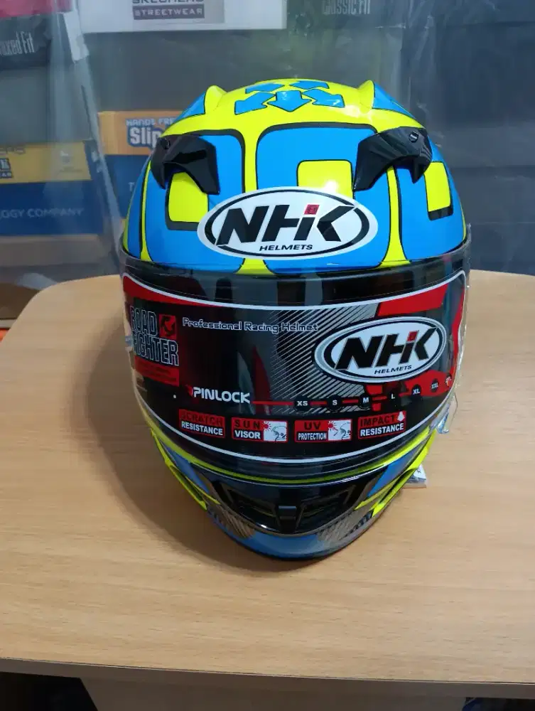 Helm NHK GP1000 delta3