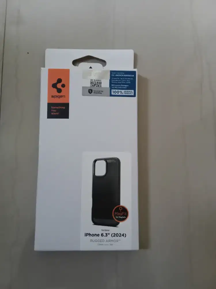 Iphone 16 pro Spigen ruuged armor