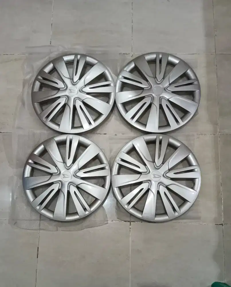 Dop Daihatsu Sigra X Ring 14 Baru