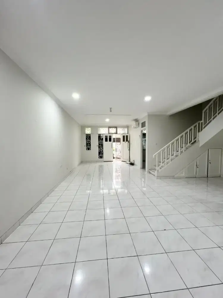 Dijual Rumah Cantik siap huni di Gading Kirana