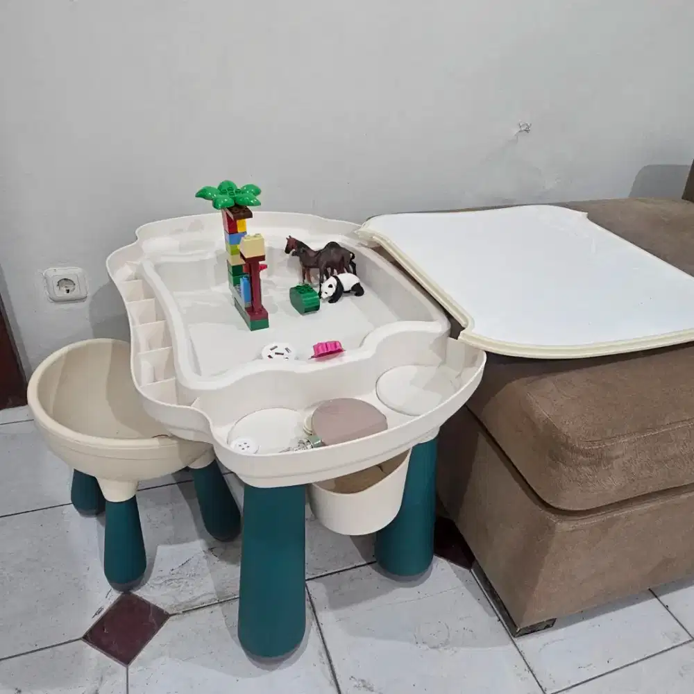 Parklon meja main anak meja lego preloved