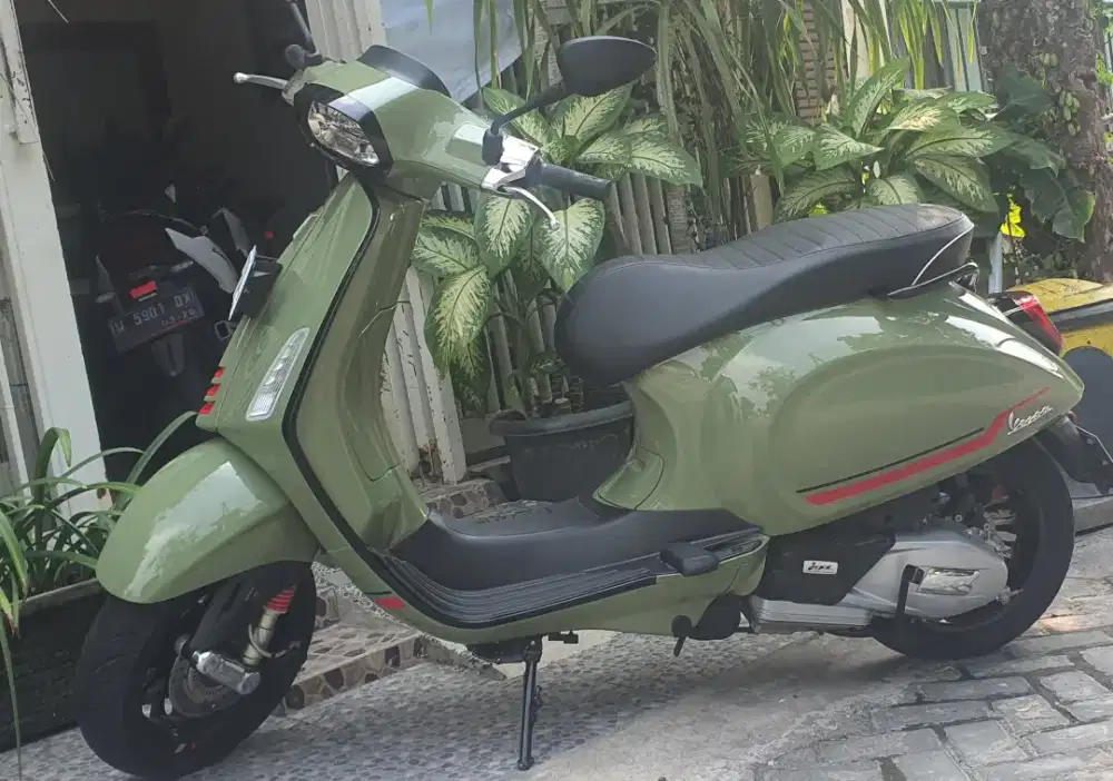 JUAL Vespa Sprint 2023 150 iGet S Km 1771