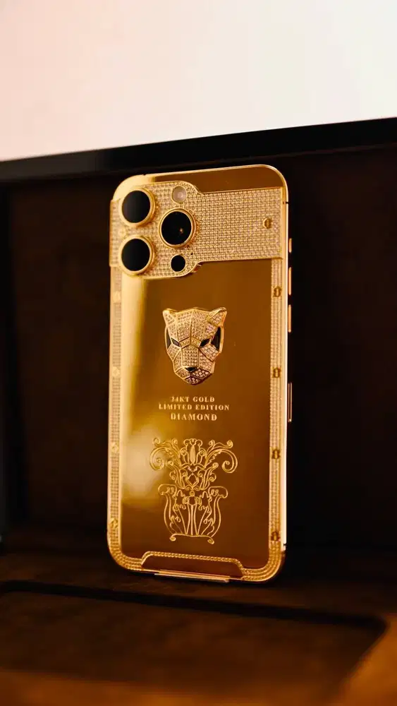 Apple iPhone 16 Pro Max 1TB Custom 24K Gold Plated Engraved Diamond B