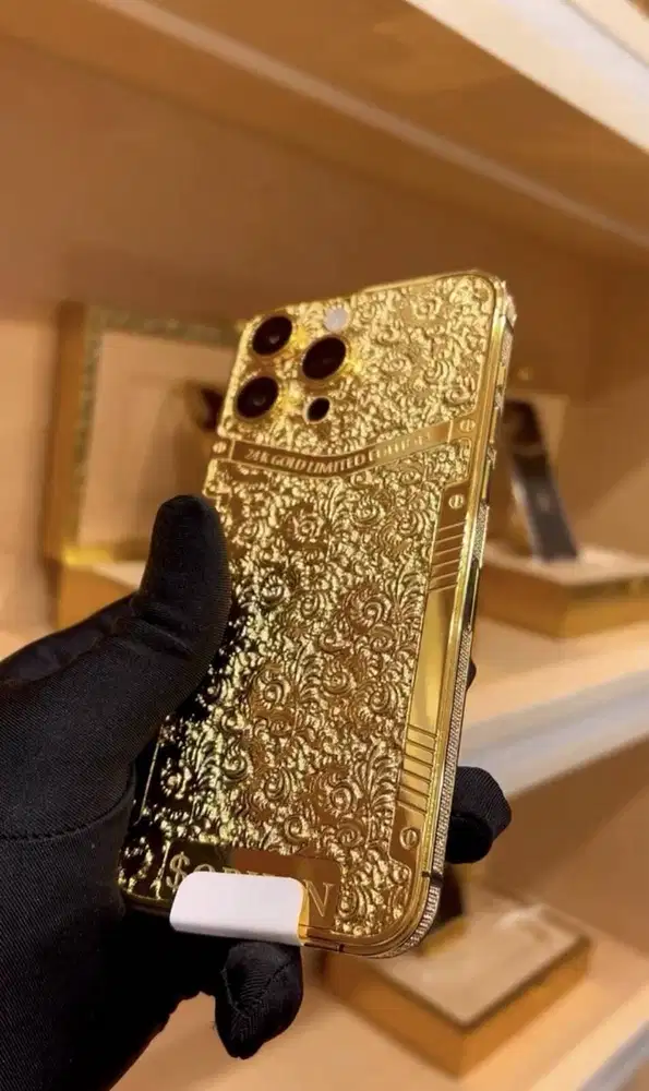 Apple iPhone 16 Pro Max 1TB Custom 24K Gold Plated Engraved Diamond