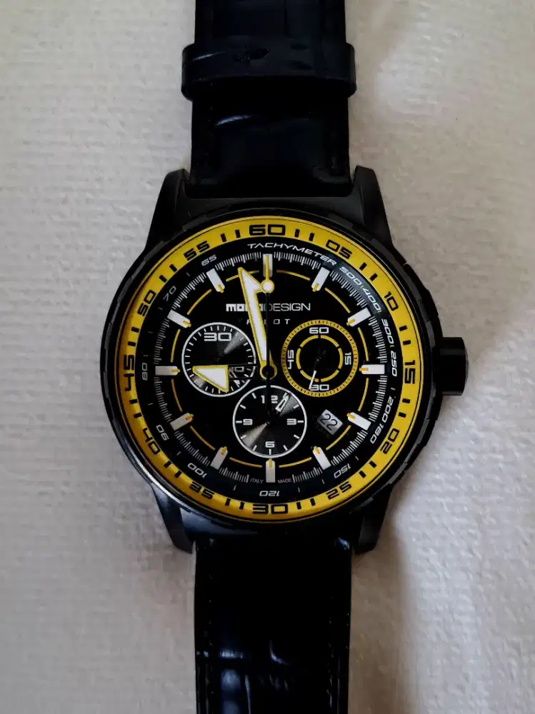 Jam tangan Momo design