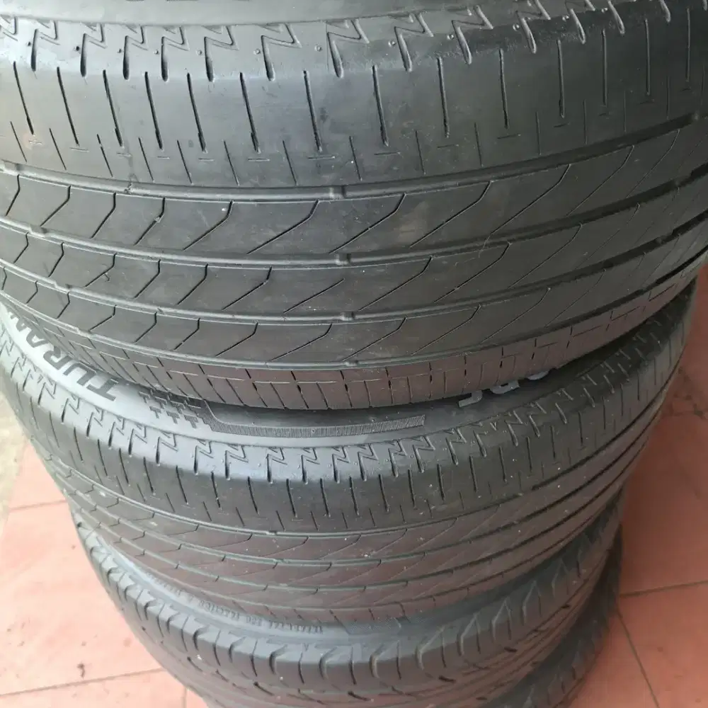 Ban 225 50 17 bridgestone turanza ring 17