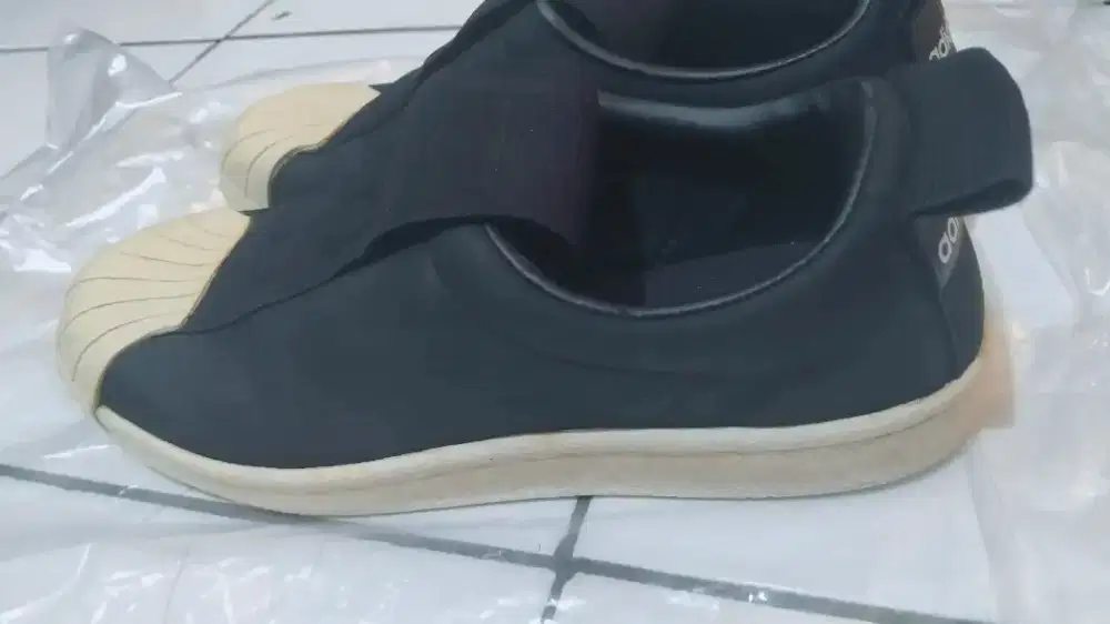 Sepatu Adidas asli original