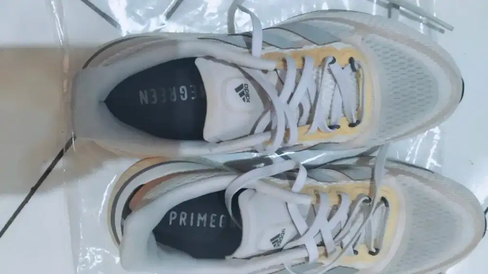 Sepatu Adidas asli original