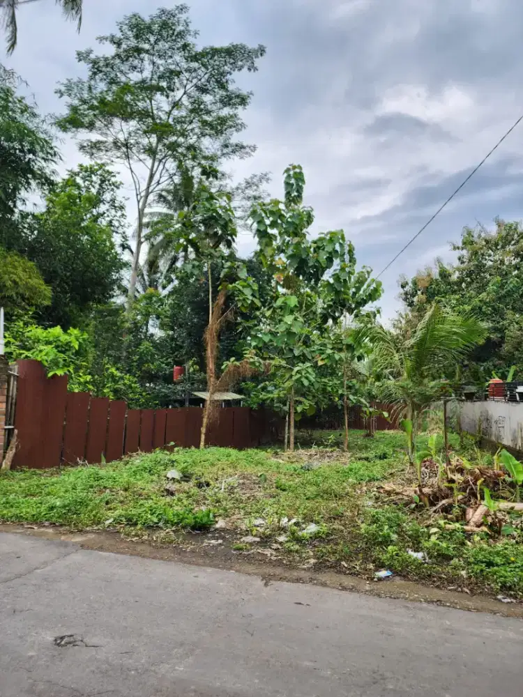 Tanah strategis dekat pintu masuk perumahan