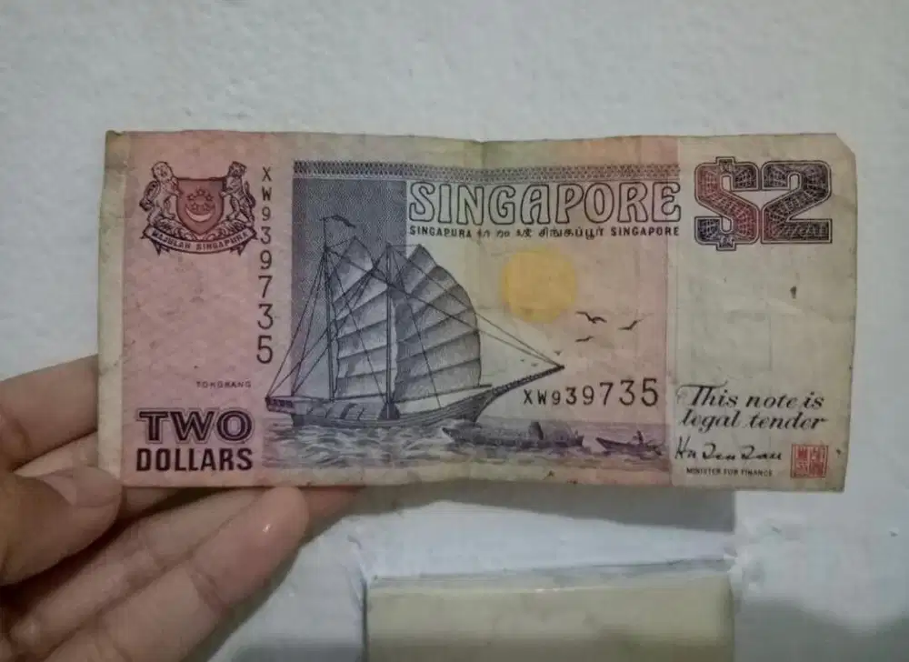 Uang antik two singapore dollars banknote purple ships series