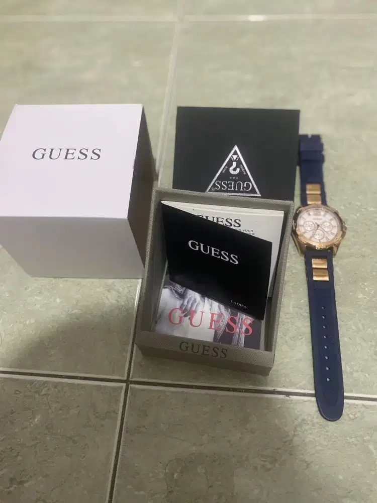 Jam tangan guess wanita