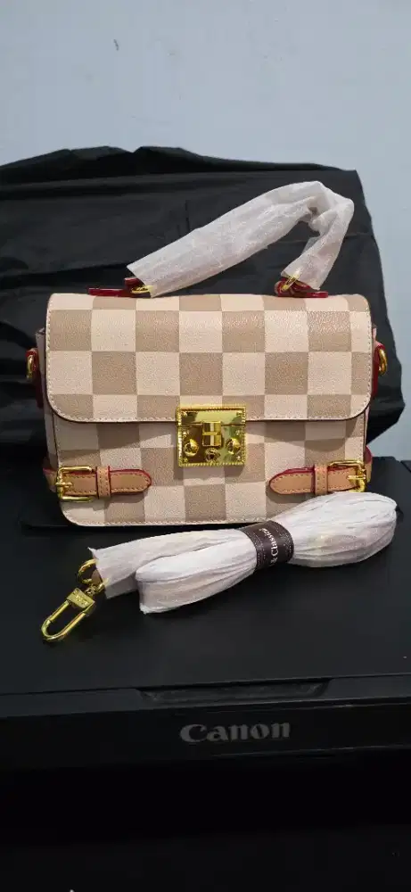 Tas Kotak bucket merk Kici & Classic