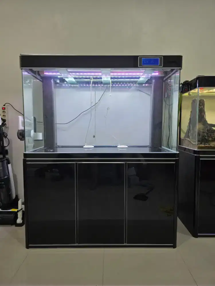 Jual 2 unit Aquarium Boyu Fishland az-ko (ACE Hardware)