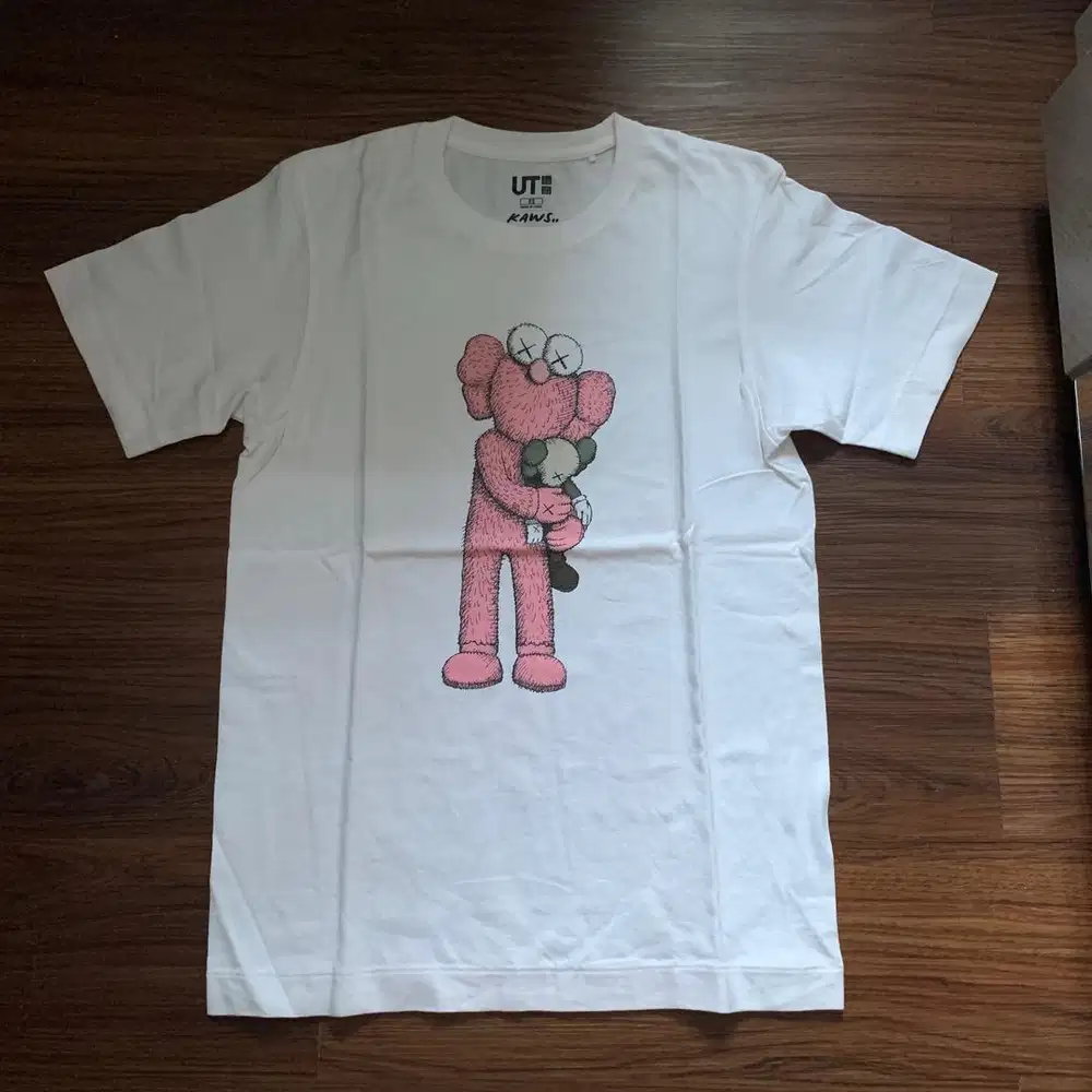 Kaos Uniqlo x Kaws Pink BFF White Original Rare