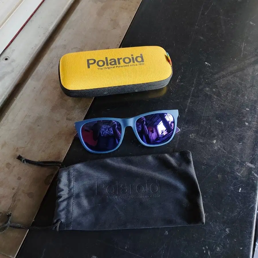 kacamata sunglasses polaroid dark blue original optik melawai