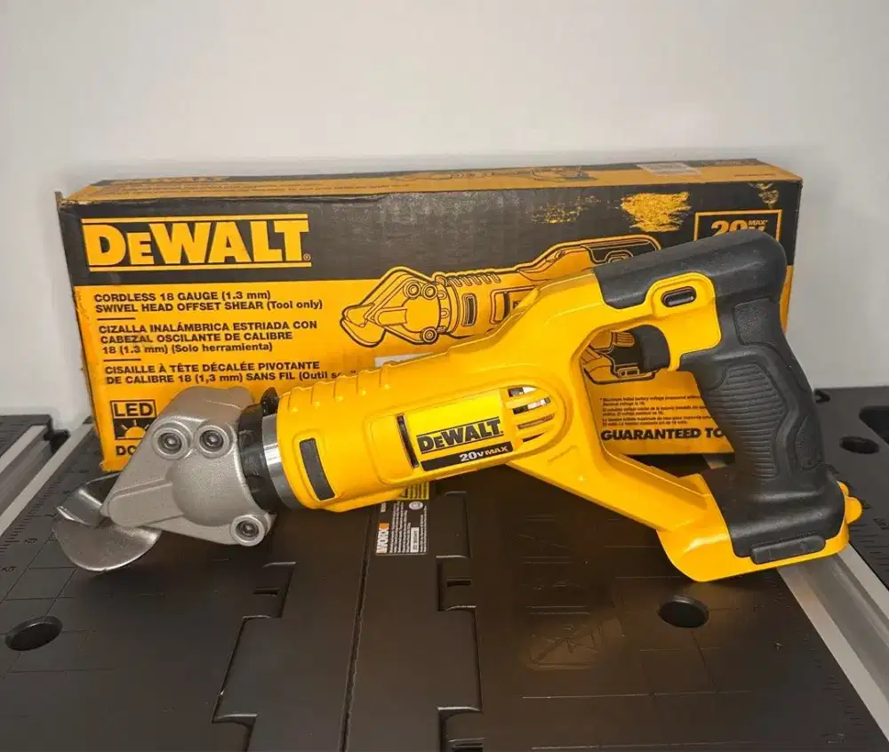 Gunting Geser Logam Kepala Putar Offset DEWALT 20V MAX 18 Cordless
