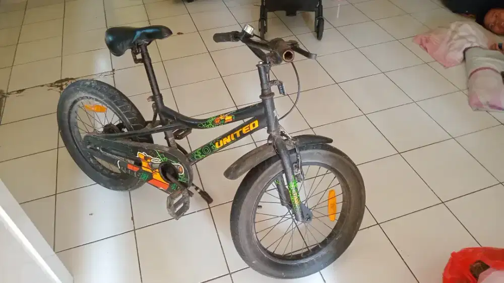 Sepeda Merk United