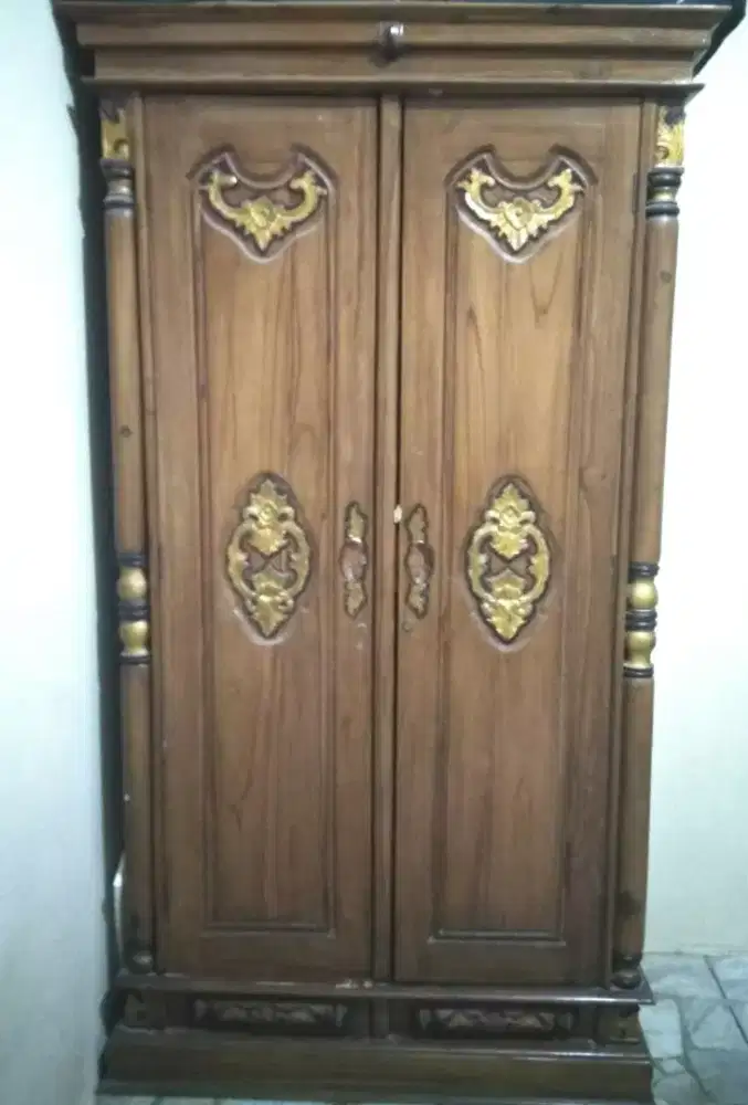 Lemari pakaian peluru 2 pintu kayu jati asli