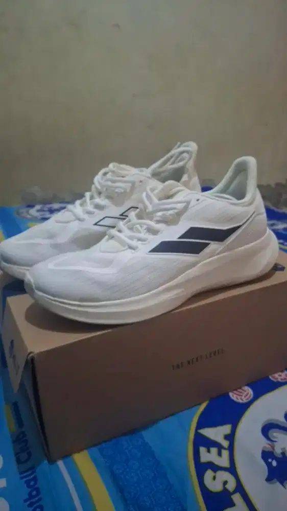 Sepatu MILLS original