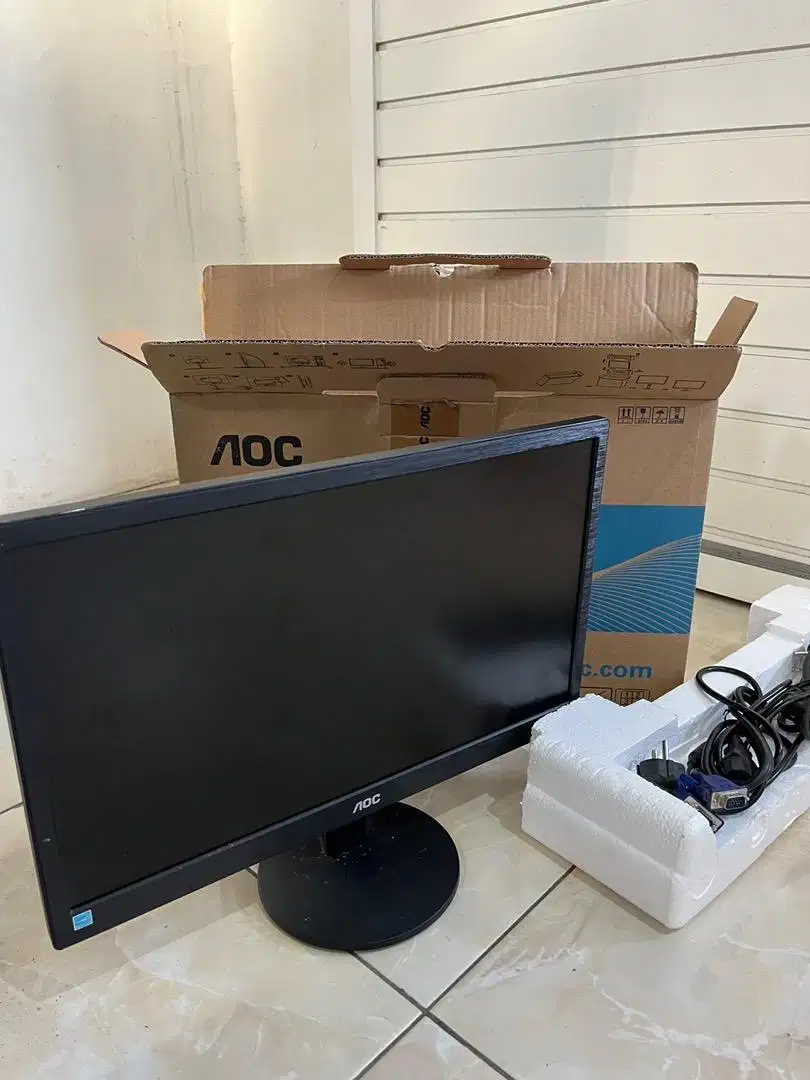 Monitor PC/Komputer AOC E970Sw 19”