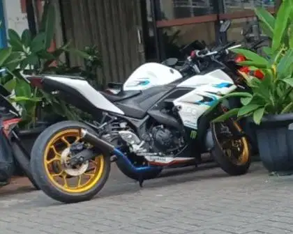 Yamaha yzf r25 yamaha r25 mint condition r25 low km r25 bagus