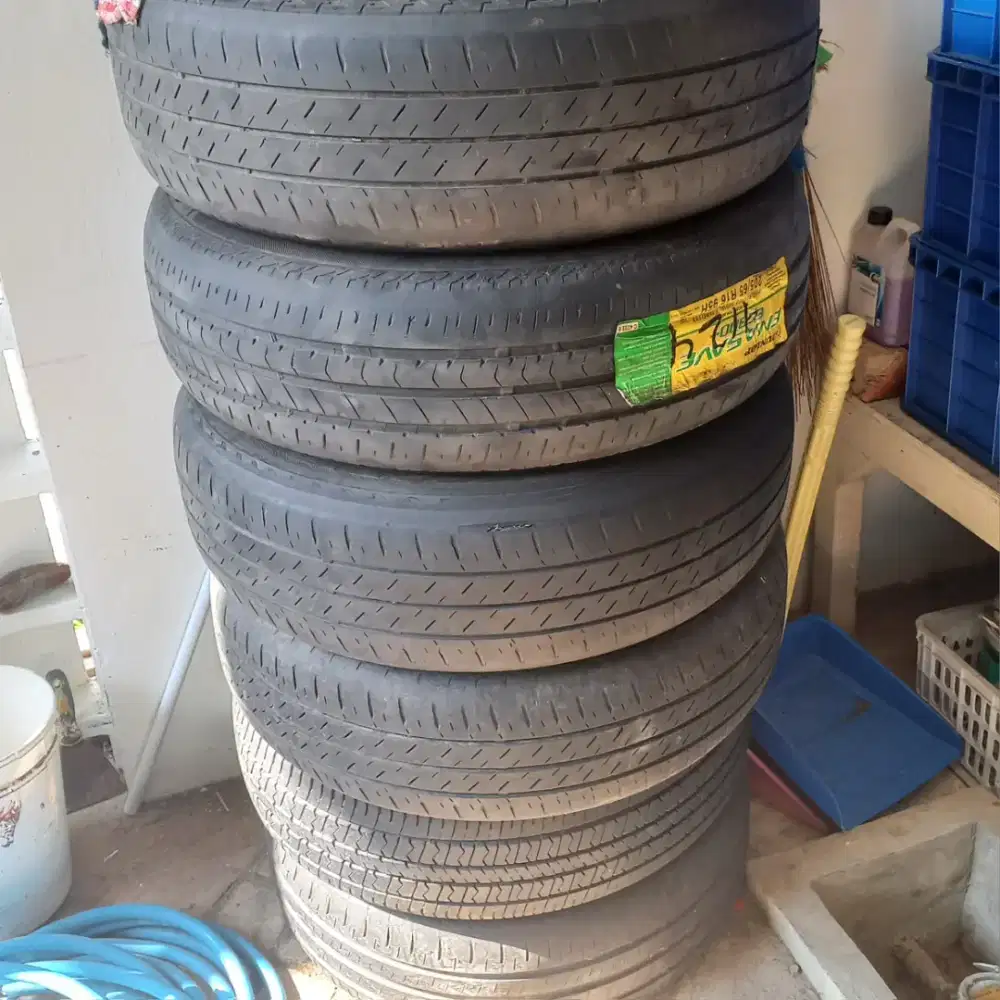 Ban Mobil Second Tubles Innova