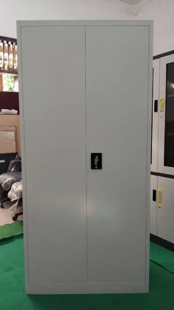 Lemari 2 pintu besi ayun Kondisi Baru Lemari kantor Baru