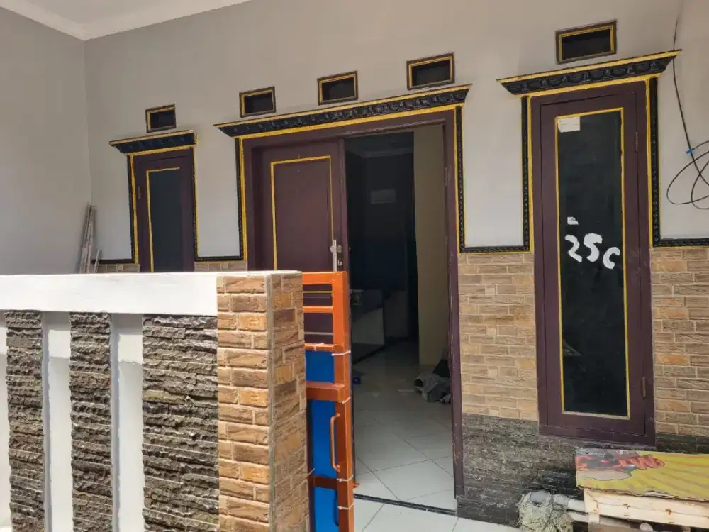 DISEWAKAN  RUMAH SRENGSENG
